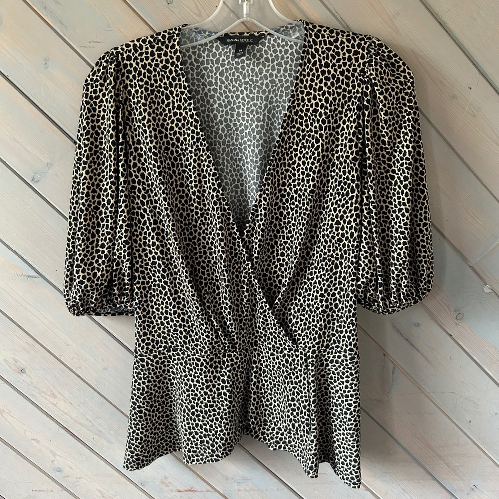 Banana Republic Animal Print Wrap Peplum Top Puff Sleeve Black Tan V-Neck Medium